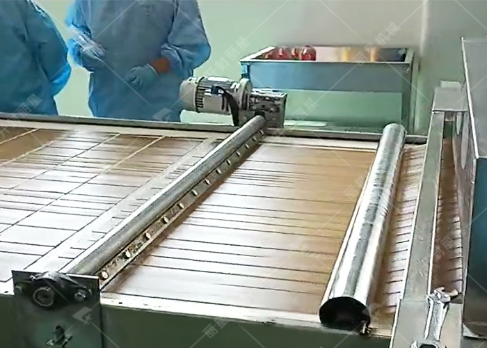 購買火鍋寬粉加工設(shè)備時(shí)如何選擇性價(jià)比高的機(jī)器？